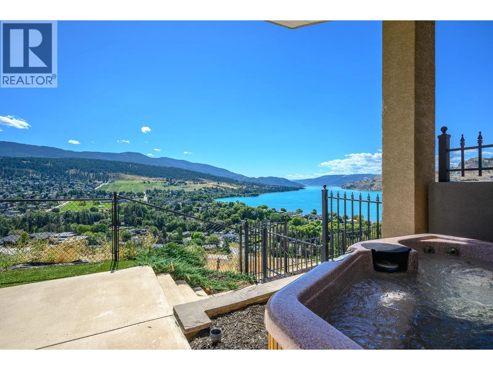 11 Bayview Heights