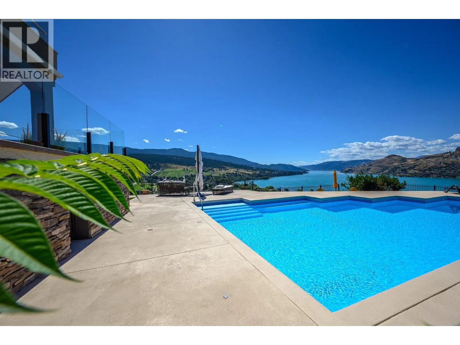 11 Bayview Heights
