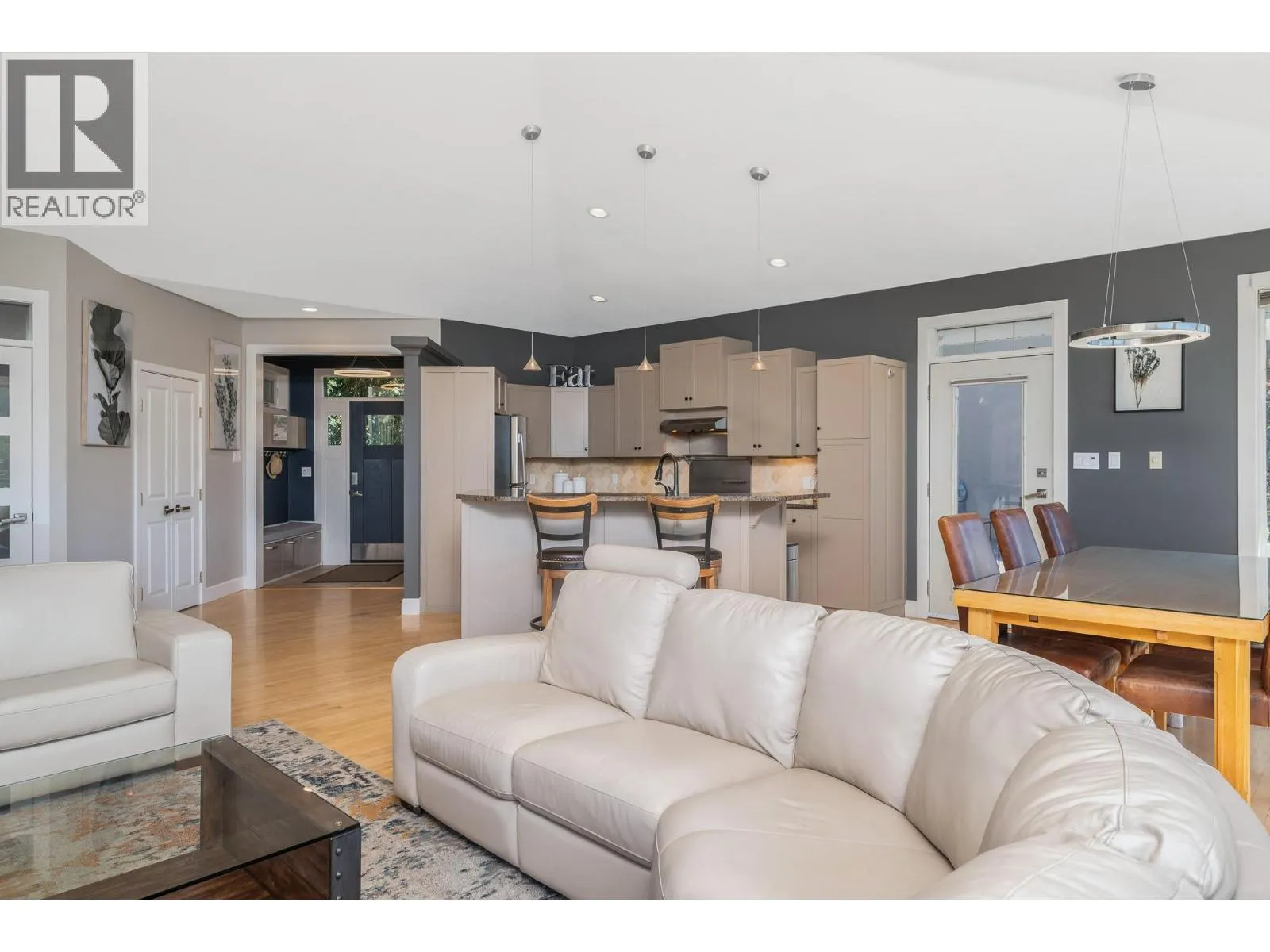11 Bayview Heights