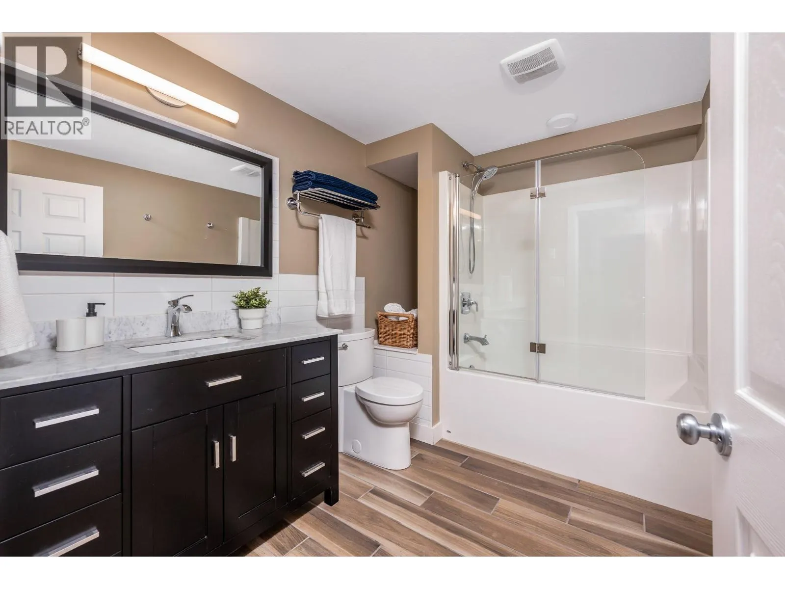 11 Bayview Heights