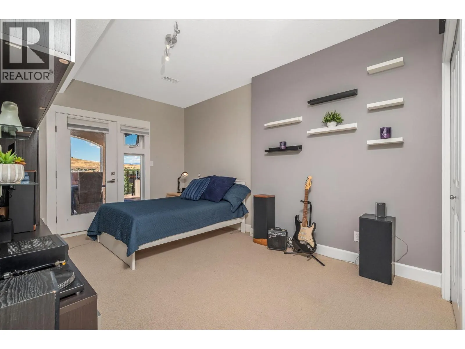 11 Bayview Heights