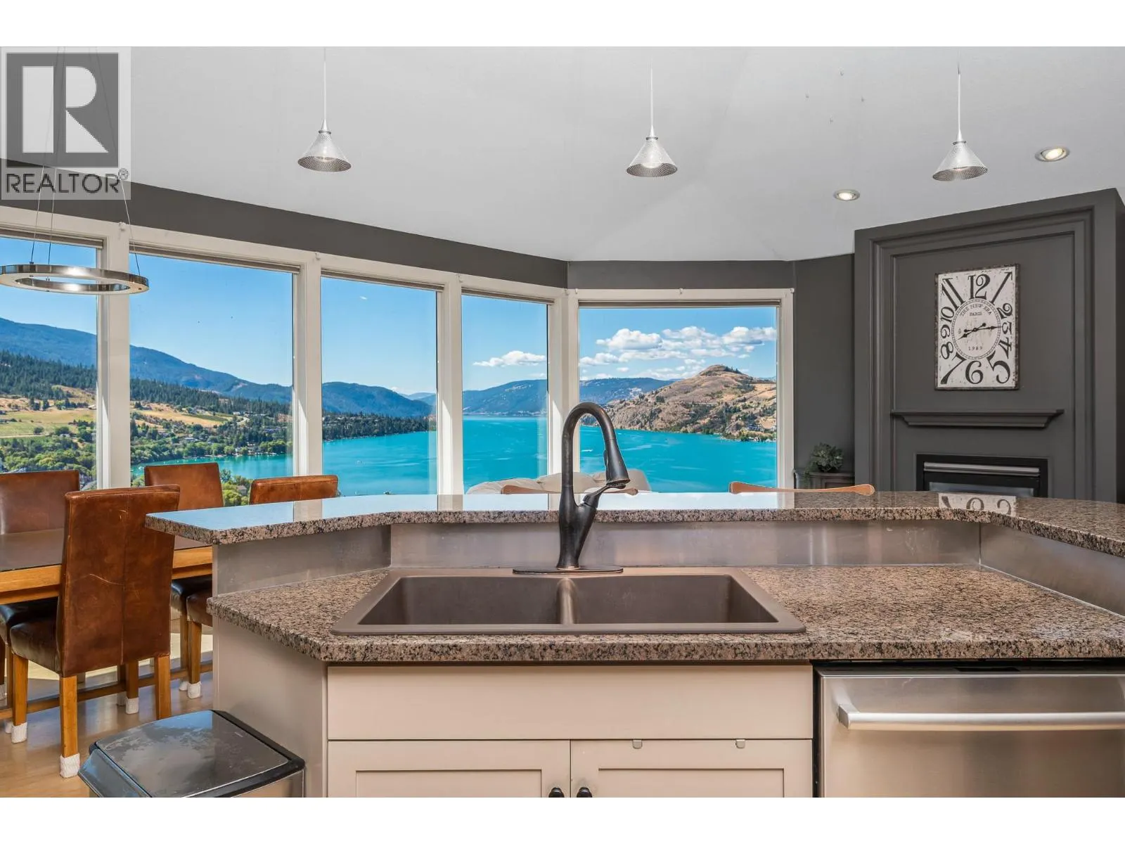 11 Bayview Heights