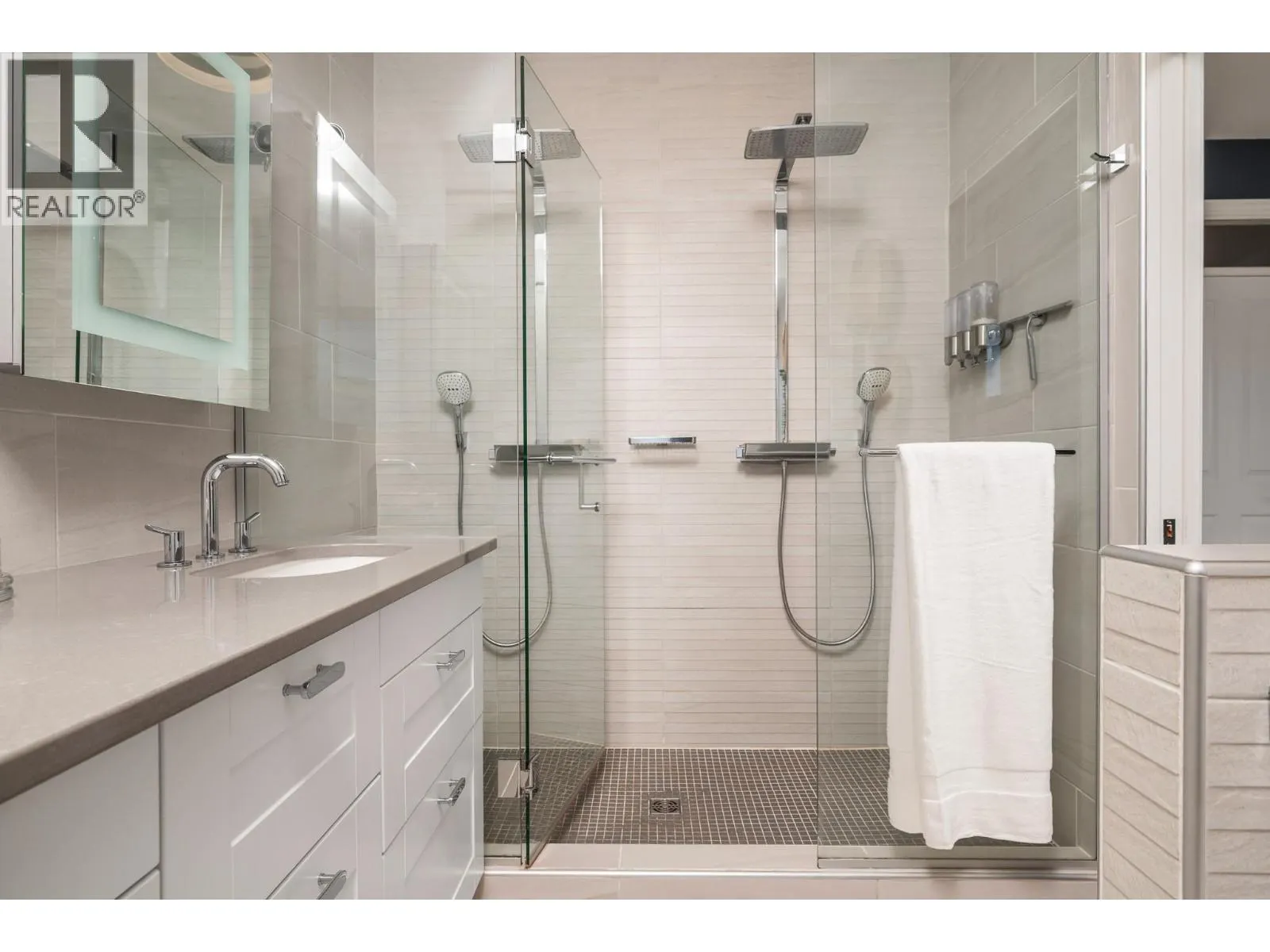 11 Bayview Heights