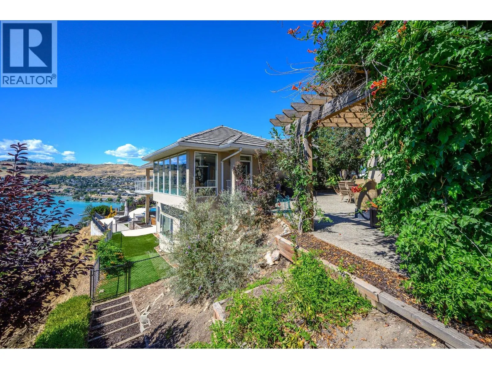 11 Bayview Heights