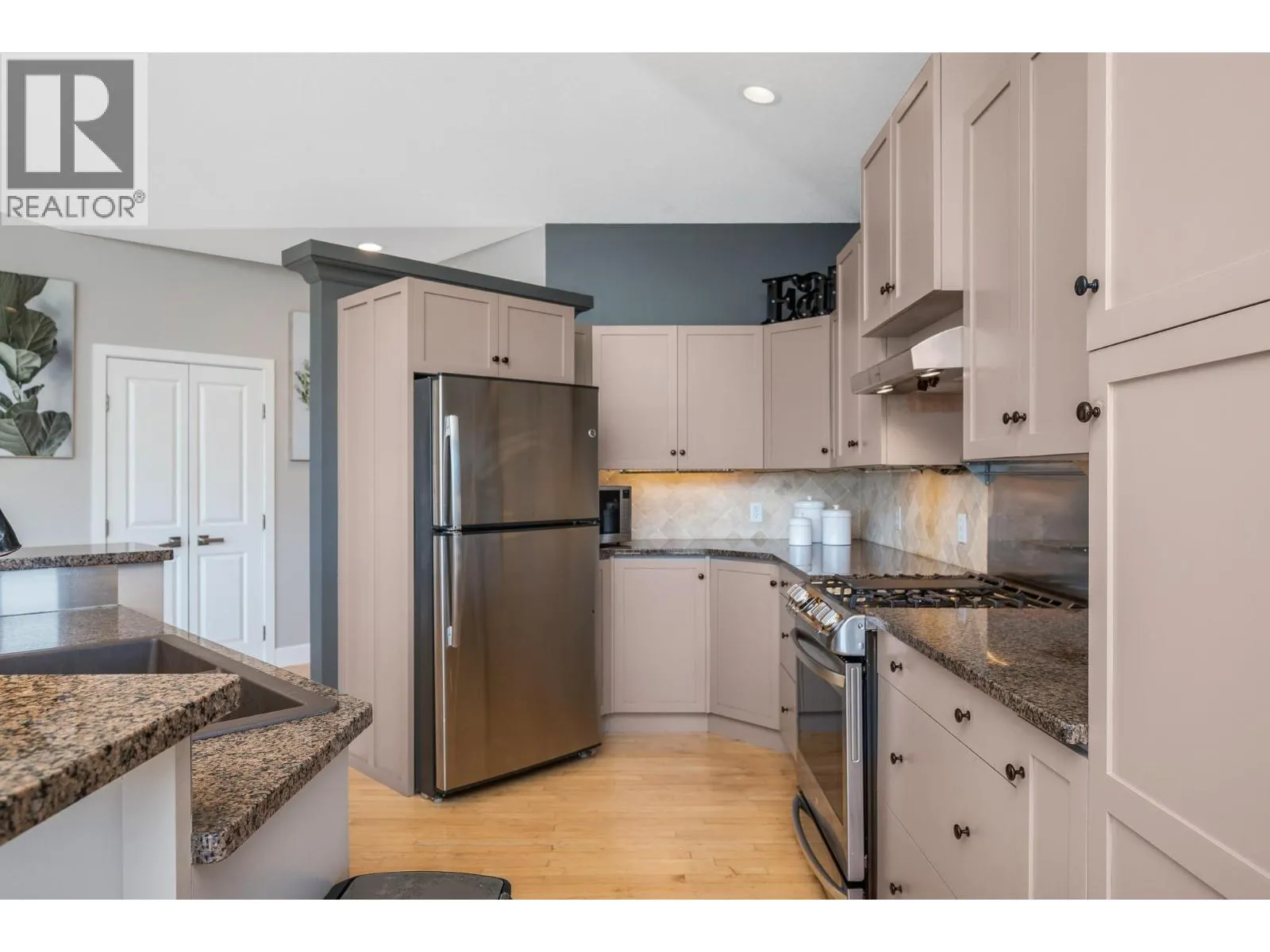 11 Bayview Heights