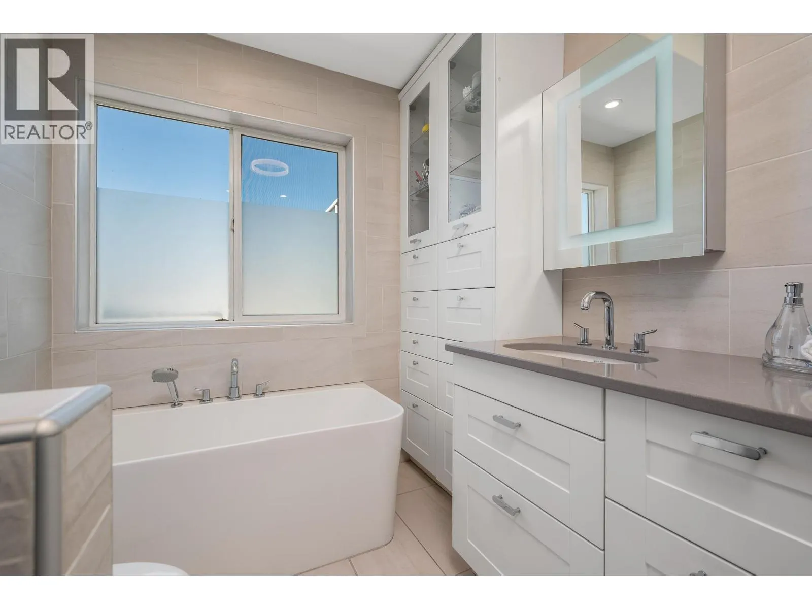11 Bayview Heights
