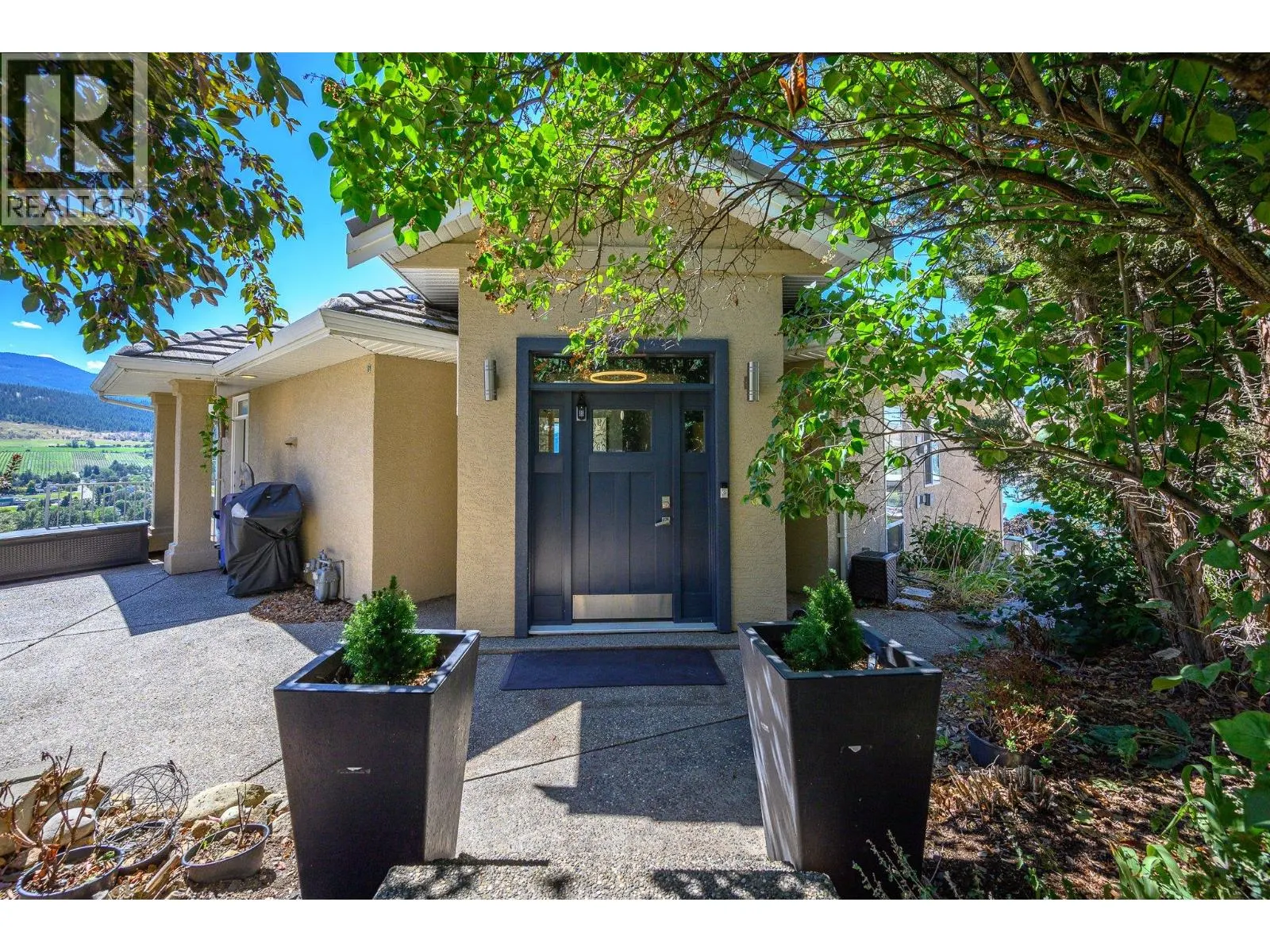 11 Bayview Heights