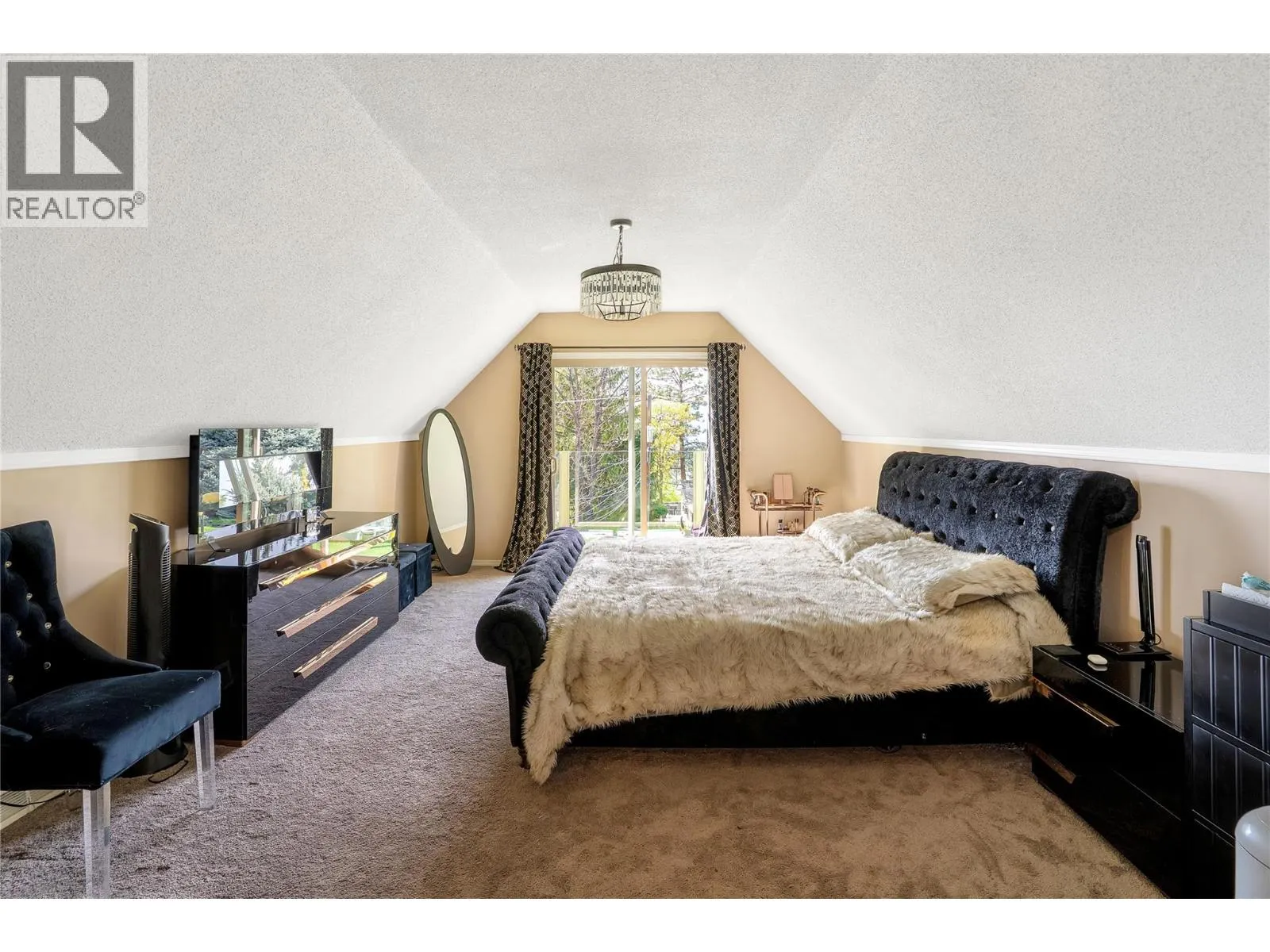 1095 Toovey Road
