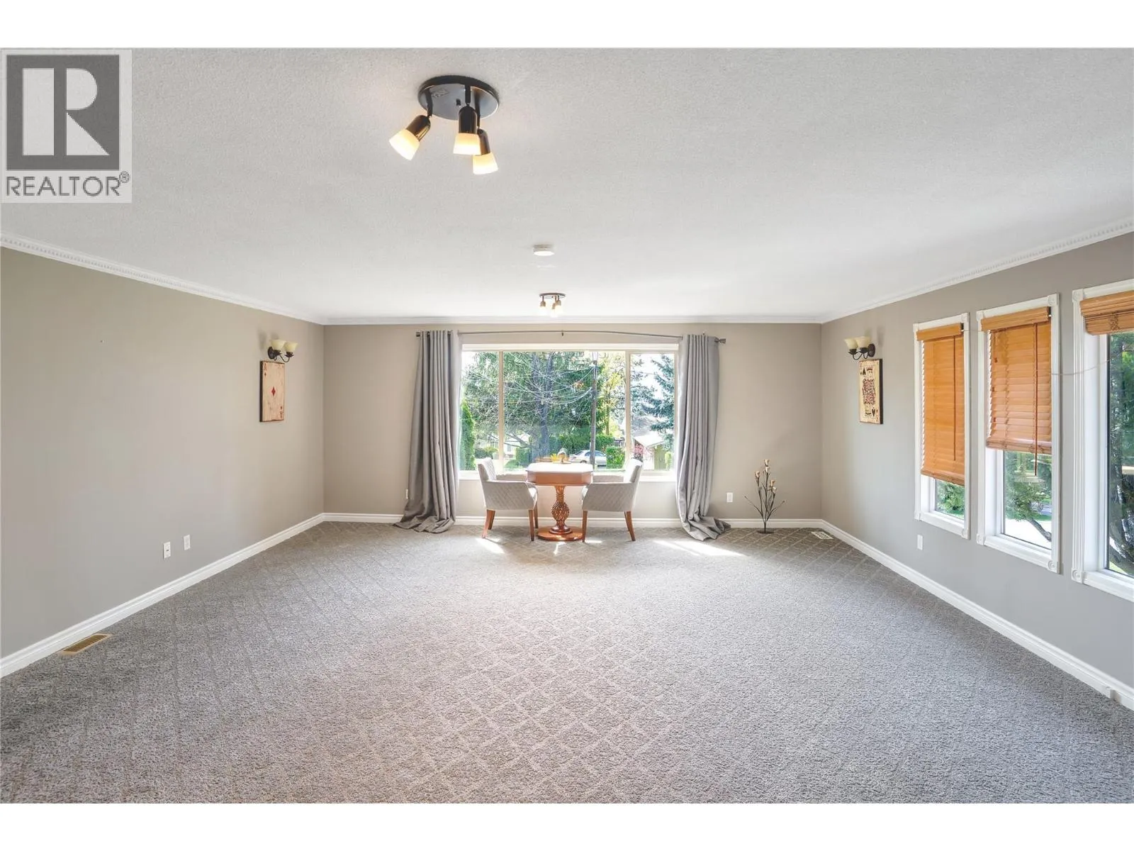 1095 Toovey Road