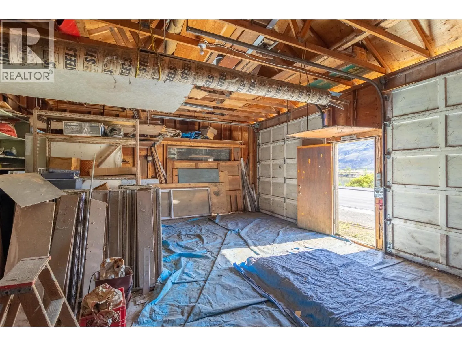 2042 Westsyde Road Road