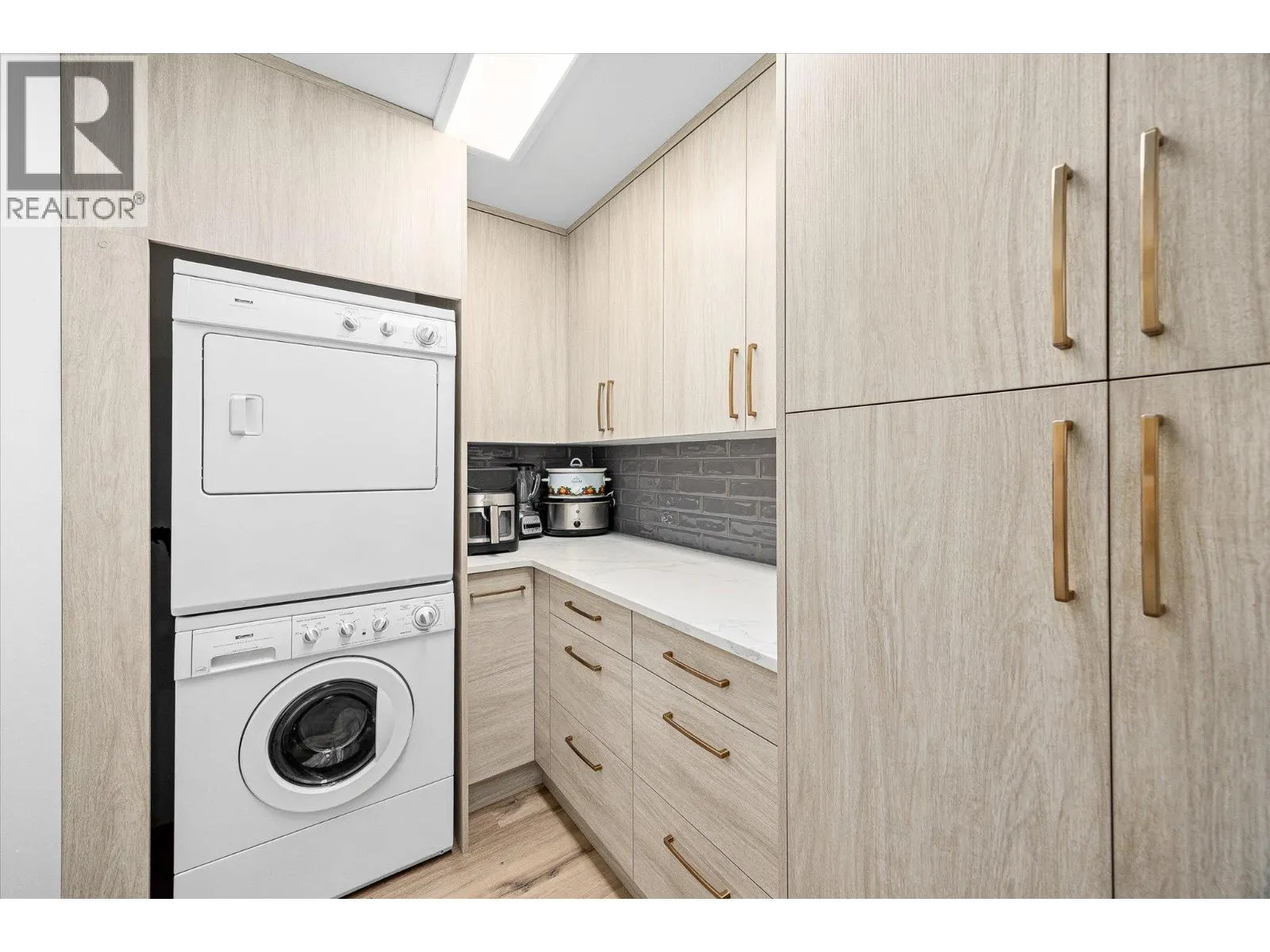 575 Sutherland Avenue Unit# 107