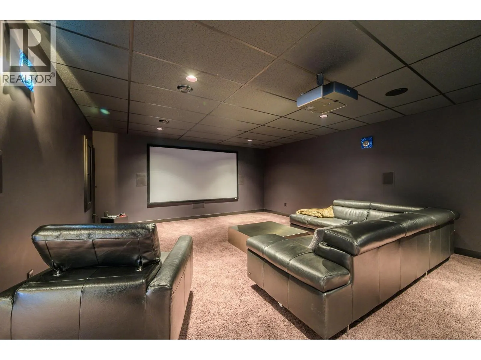 2272 LINFIELD Drive