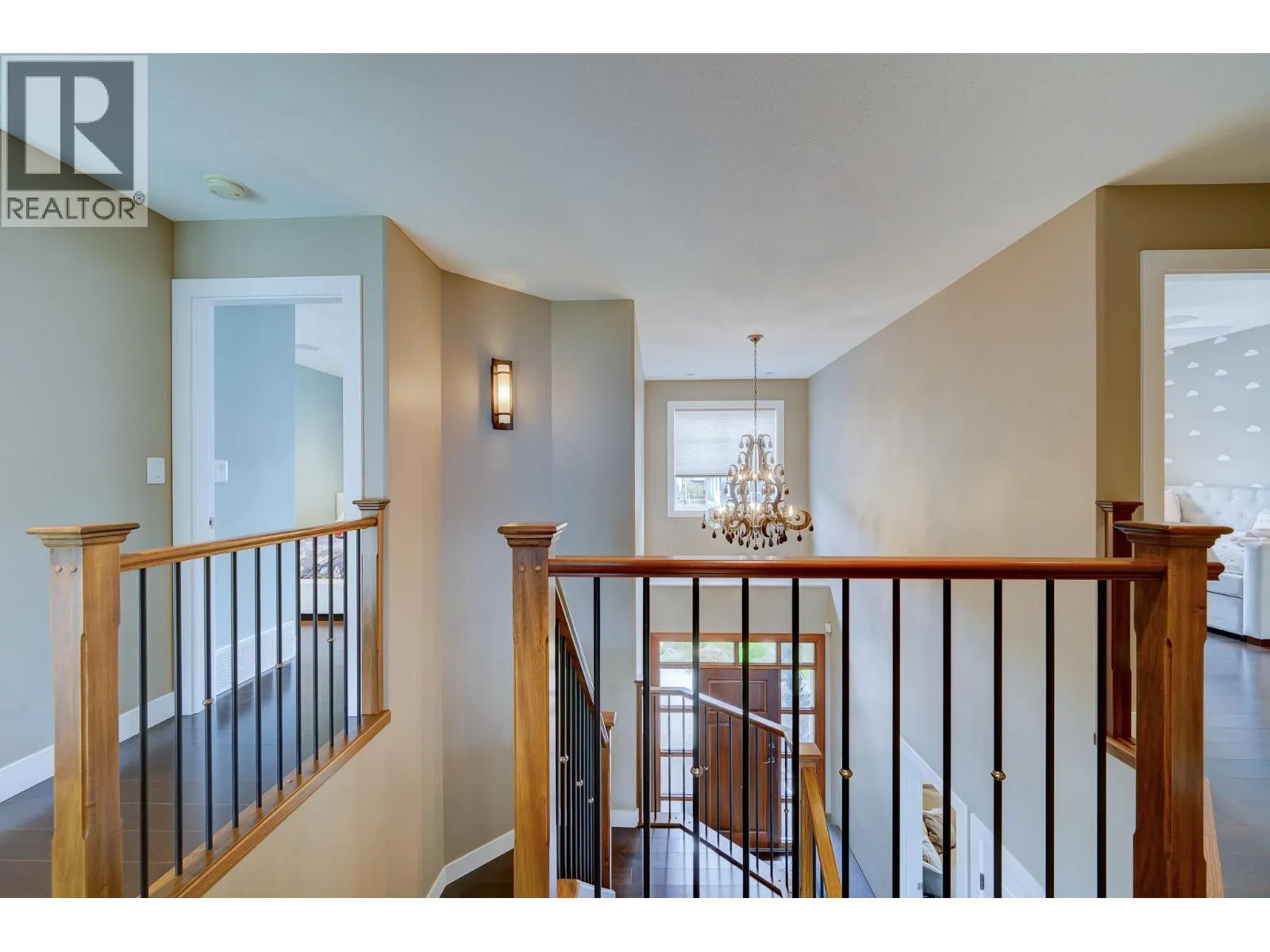 2272 LINFIELD Drive