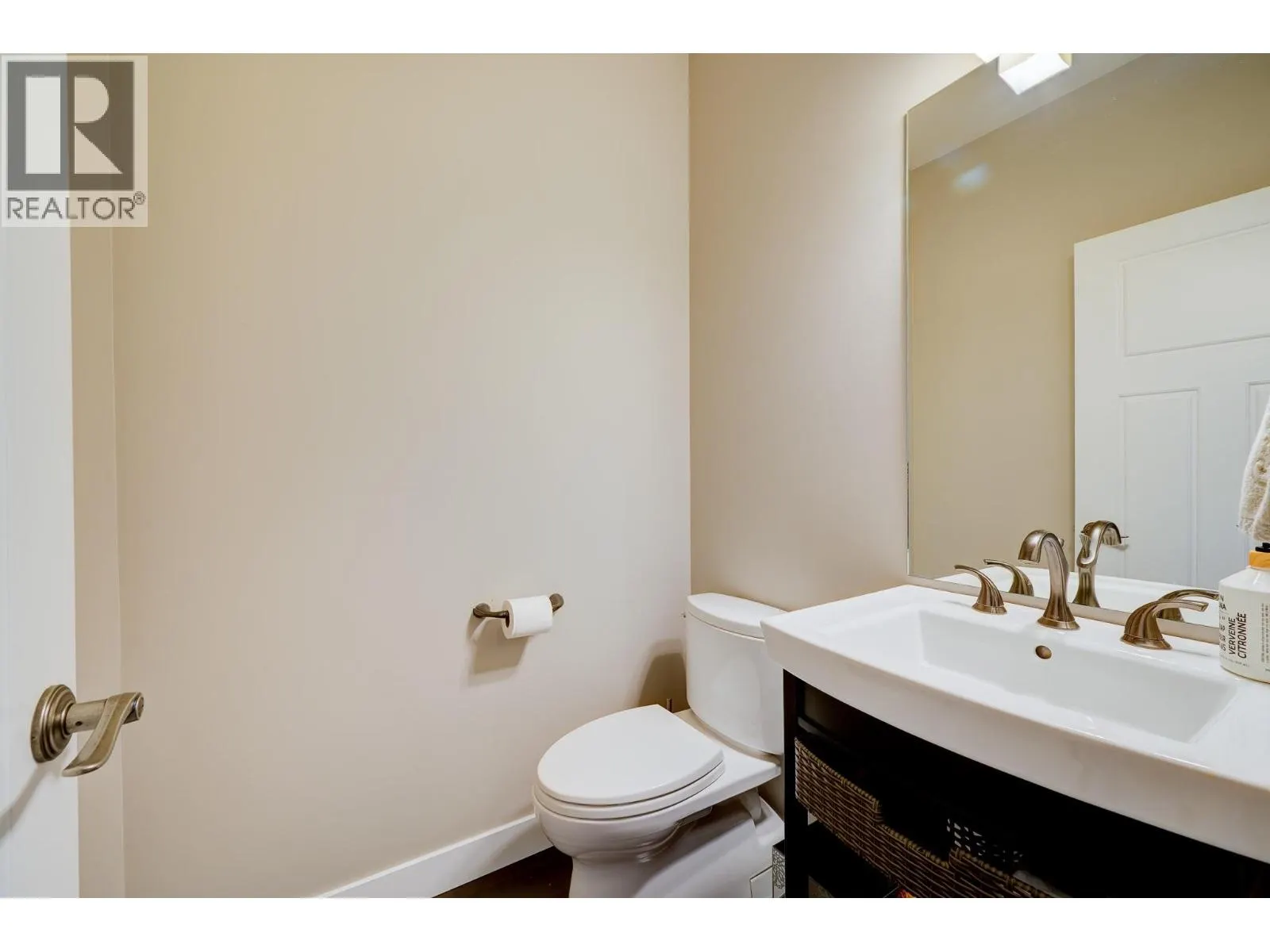 2272 LINFIELD Drive