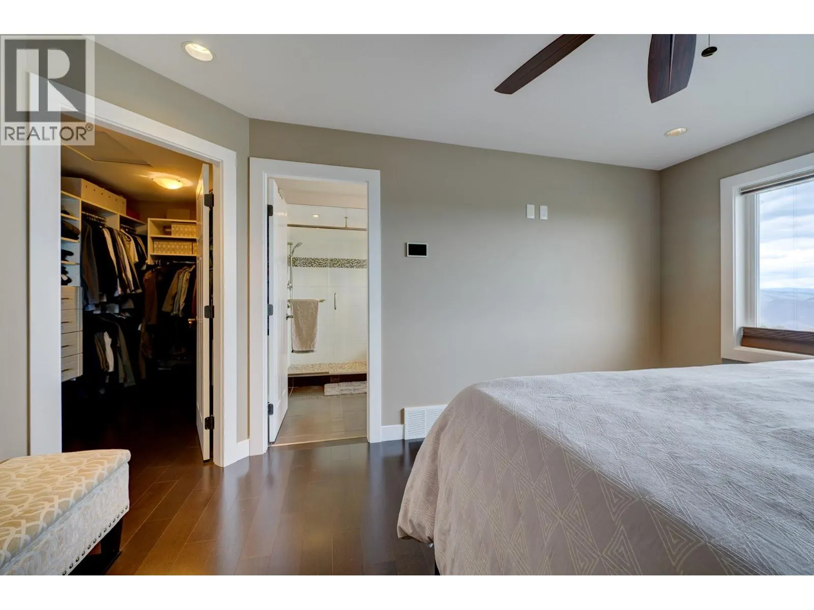 2272 LINFIELD Drive