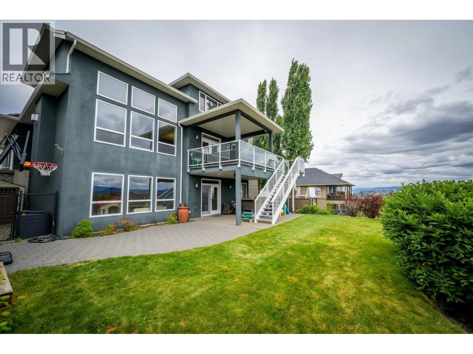 2272 LINFIELD Drive