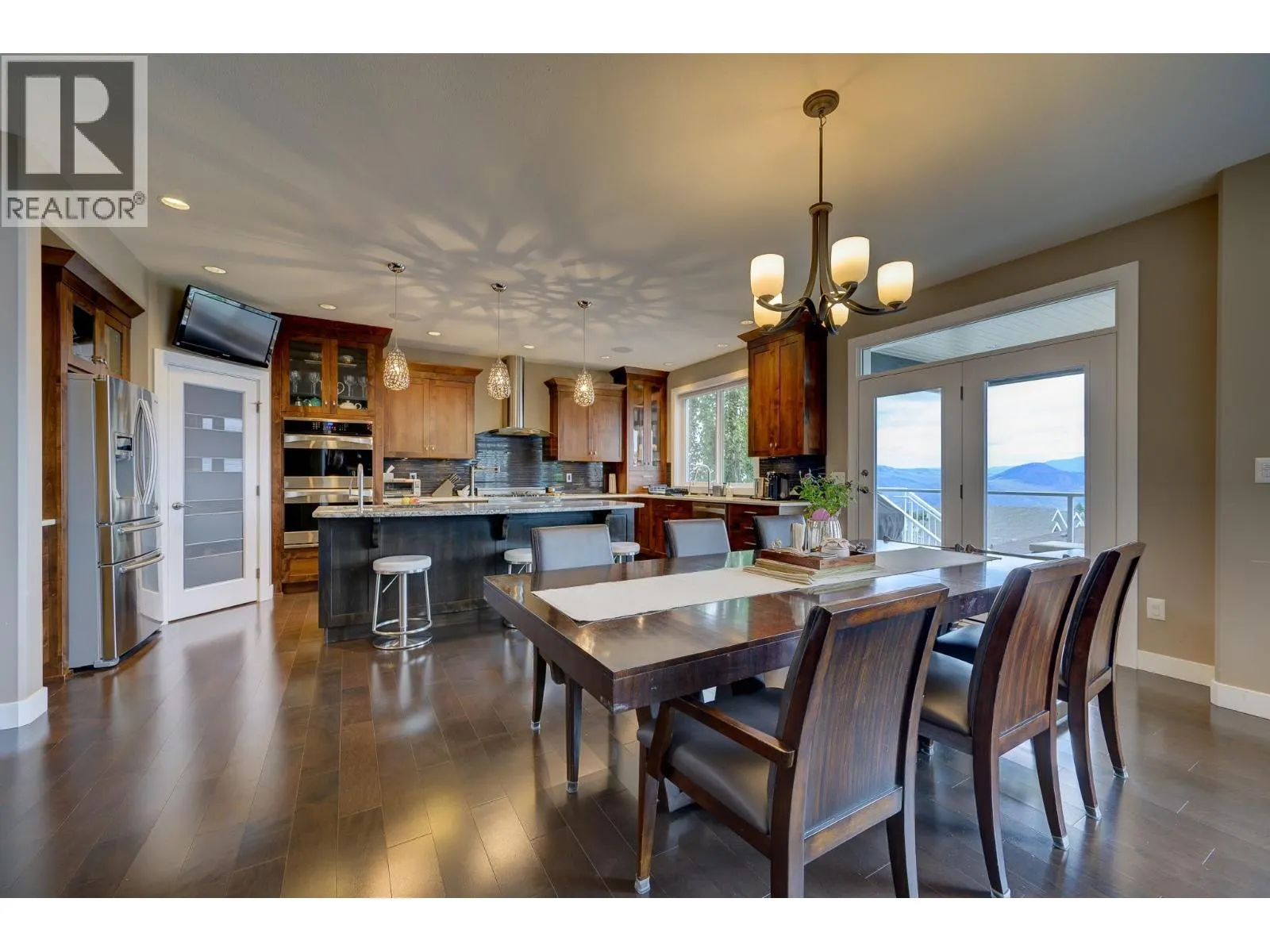 2272 LINFIELD Drive