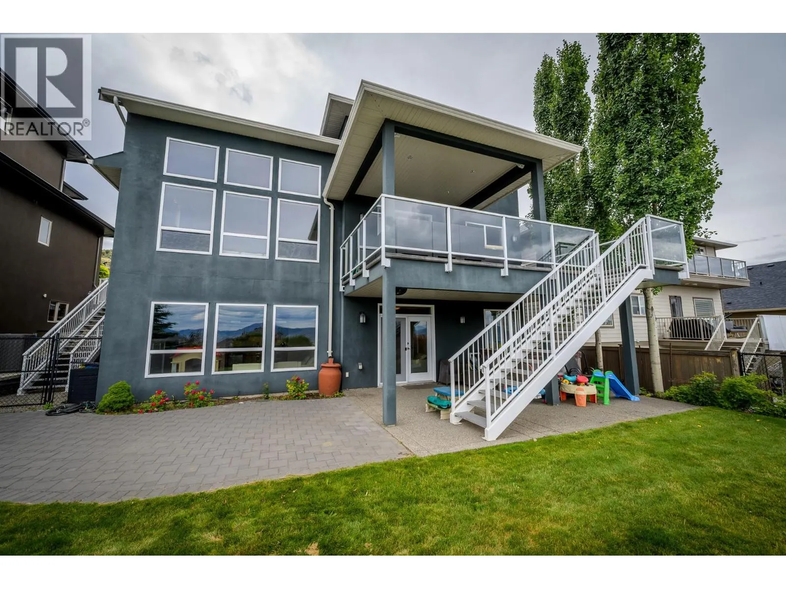 2272 LINFIELD Drive