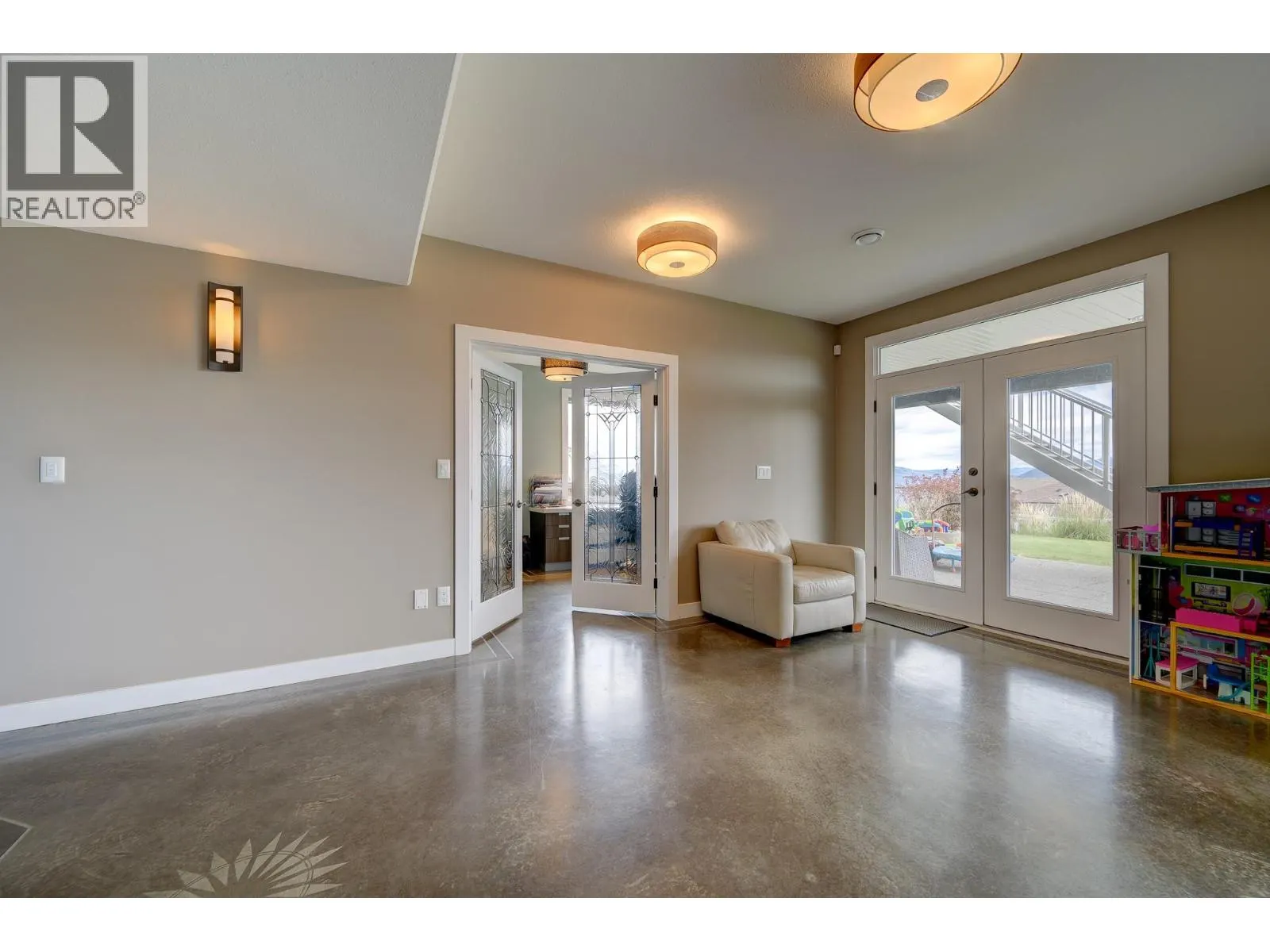2272 LINFIELD Drive