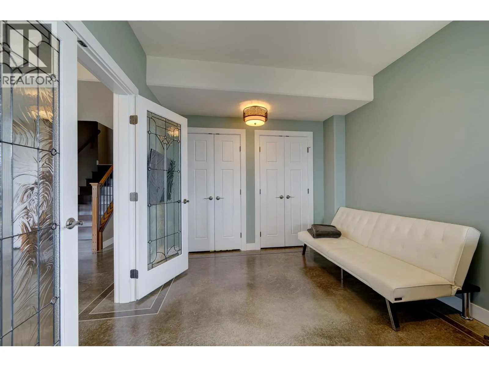 2272 LINFIELD Drive