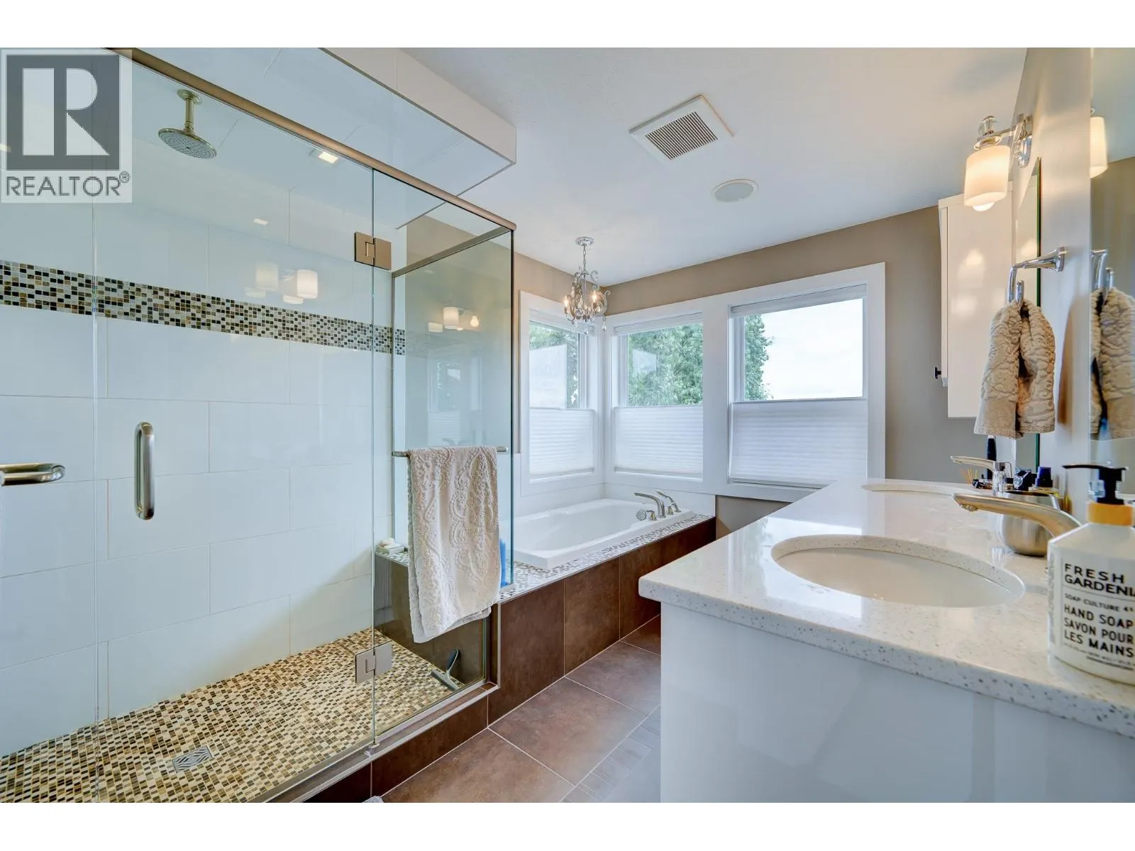 2272 LINFIELD Drive