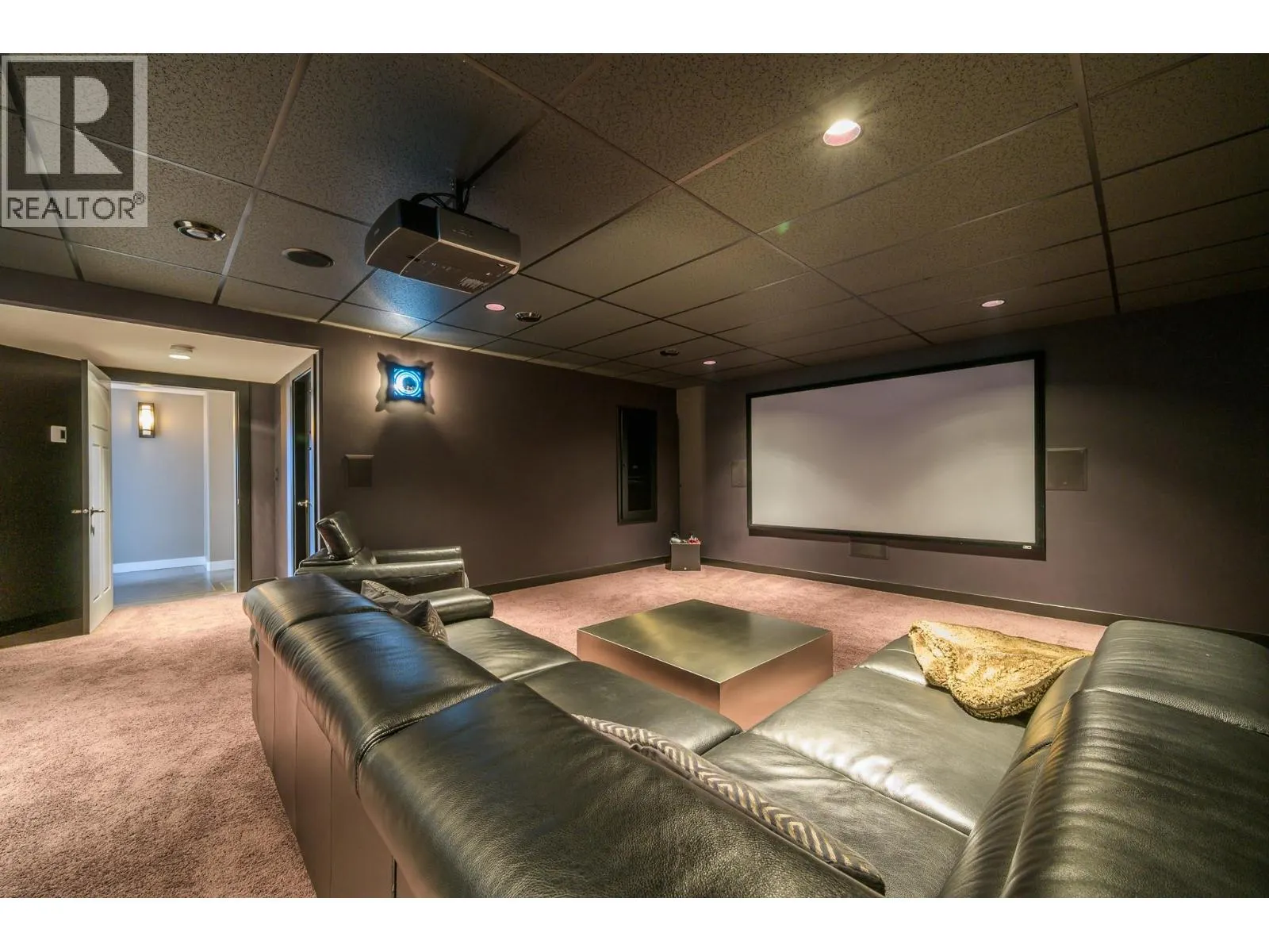 2272 LINFIELD Drive