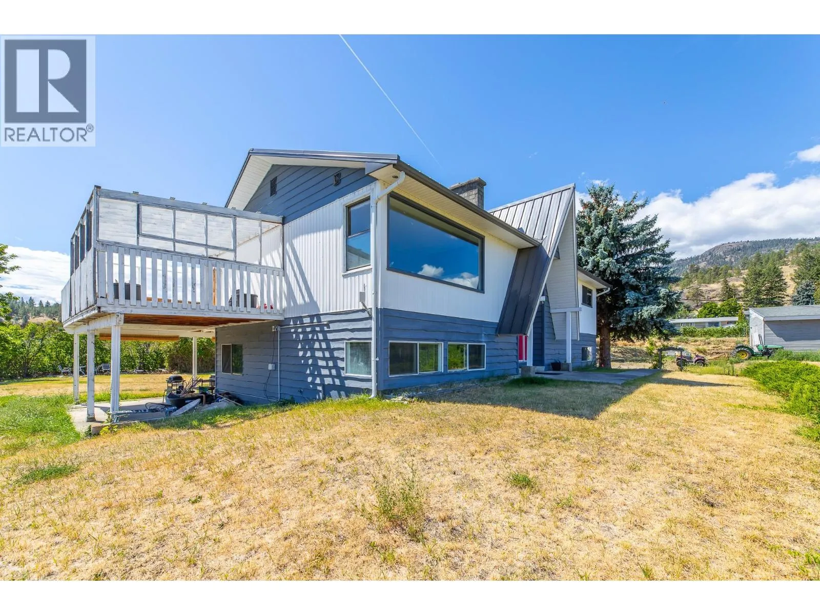 140 LARCH Avenue