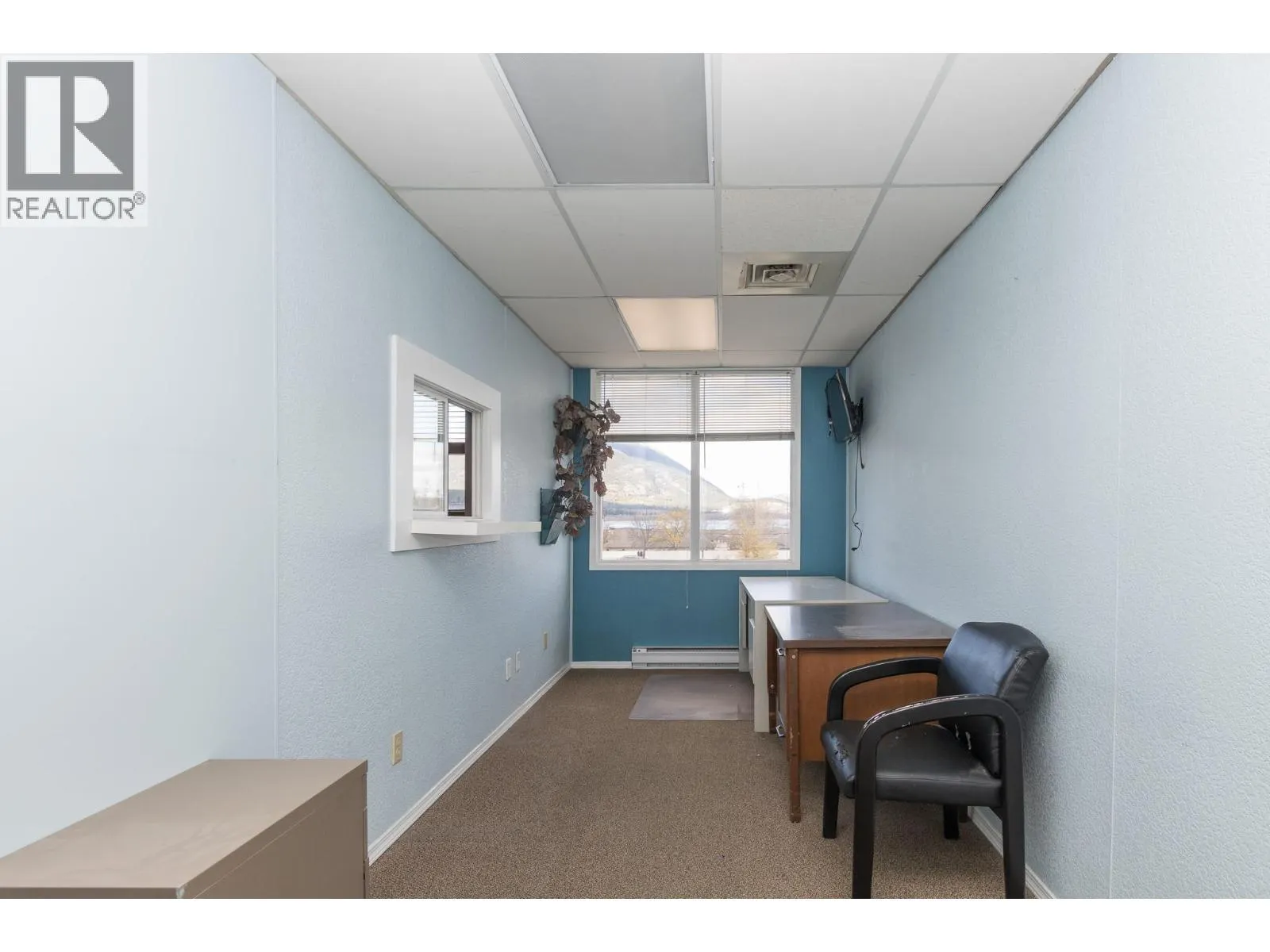 40 Lakeshore Drive NE Unit# 202 208