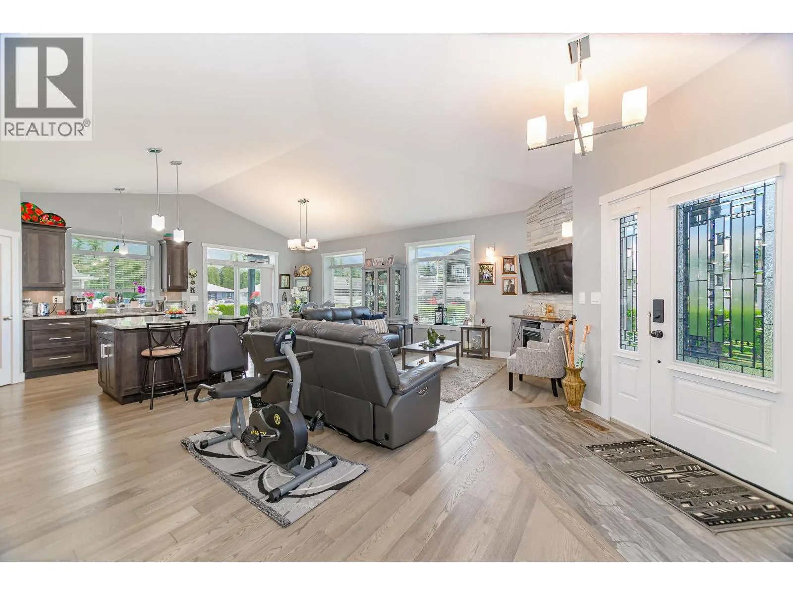 1001 Shuswap Avenue