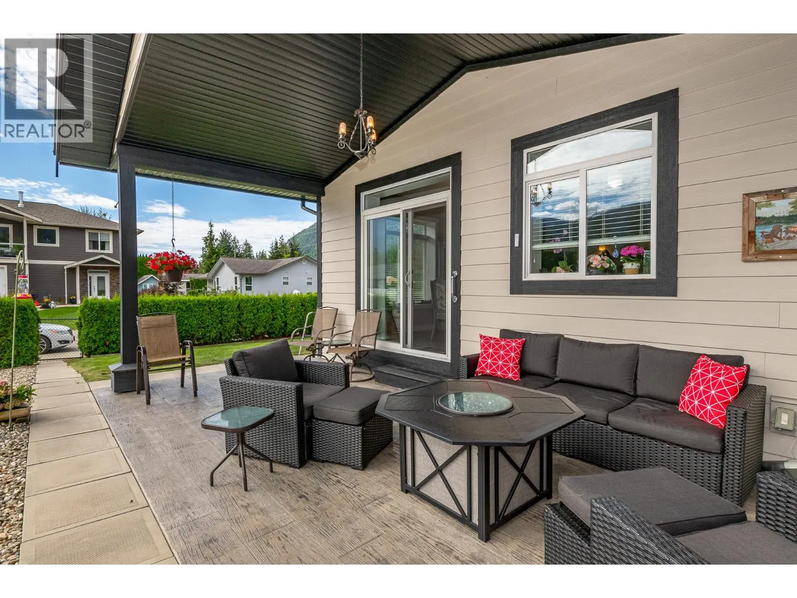1001 Shuswap Avenue