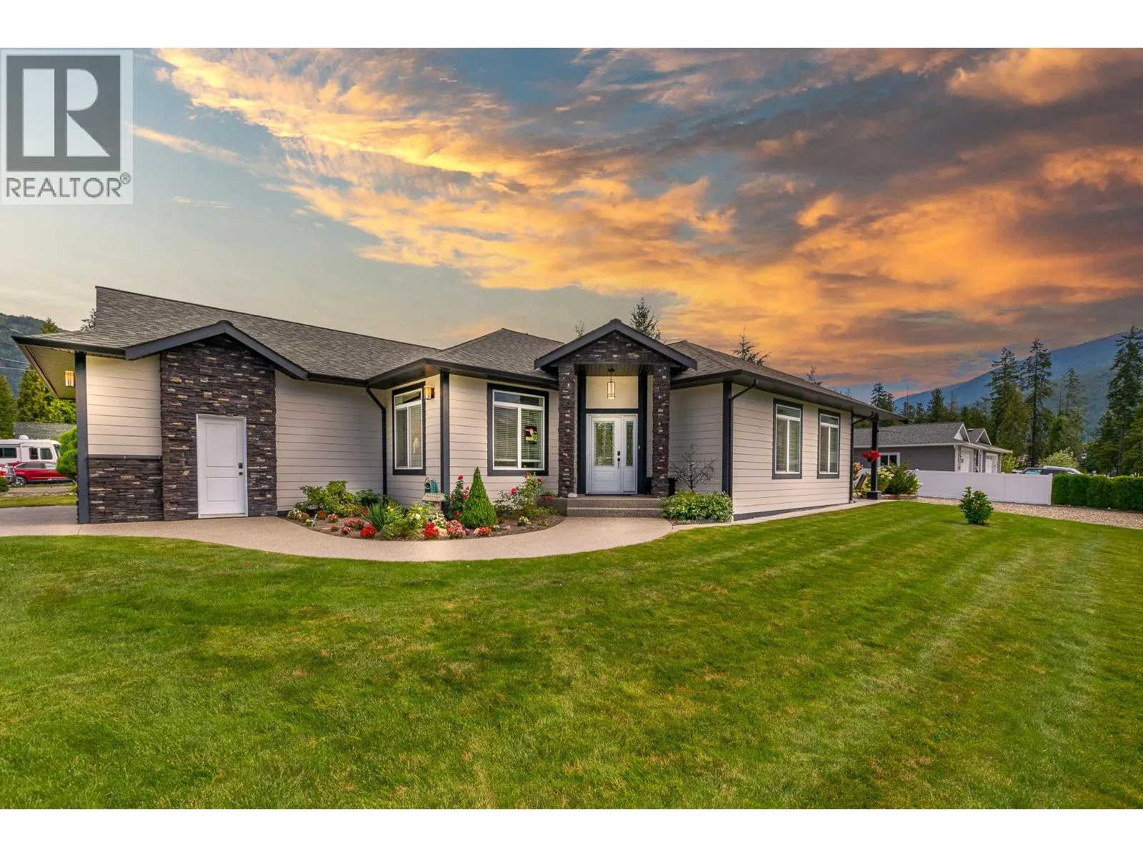 1001 Shuswap Avenue