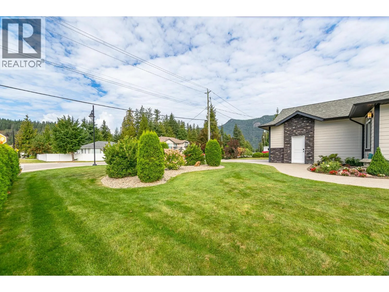 1001 Shuswap Avenue