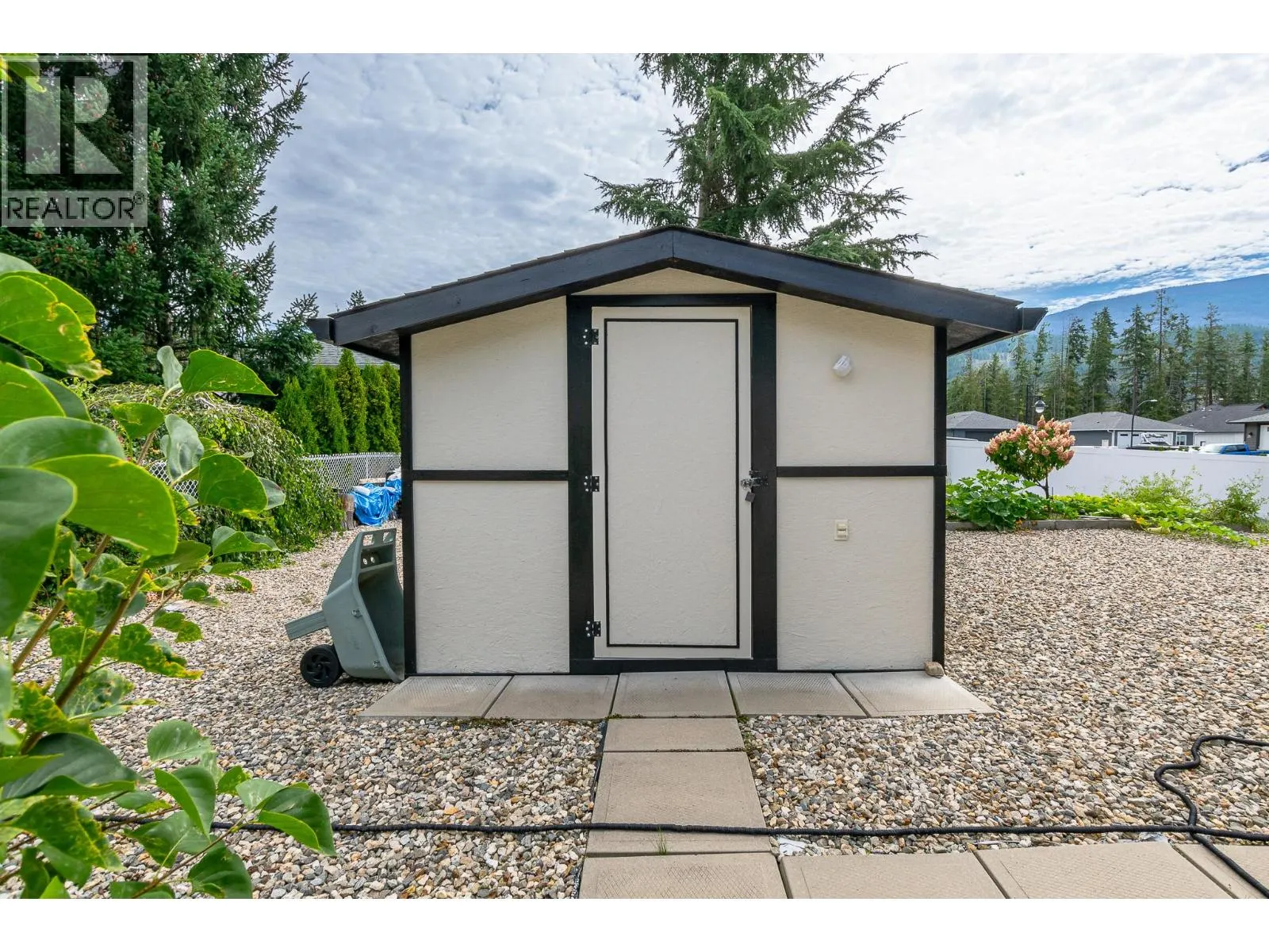 1001 Shuswap Avenue