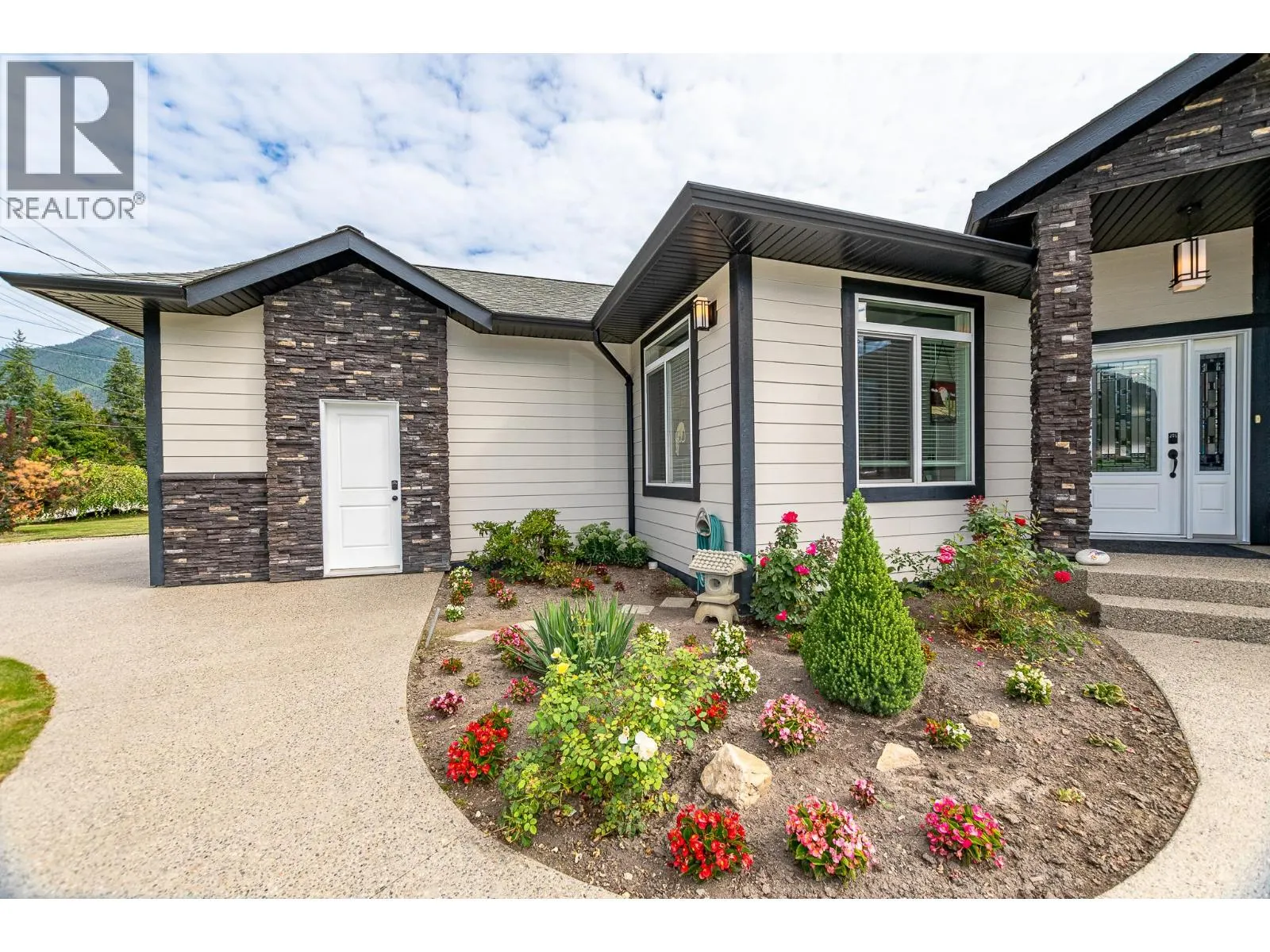 1001 Shuswap Avenue