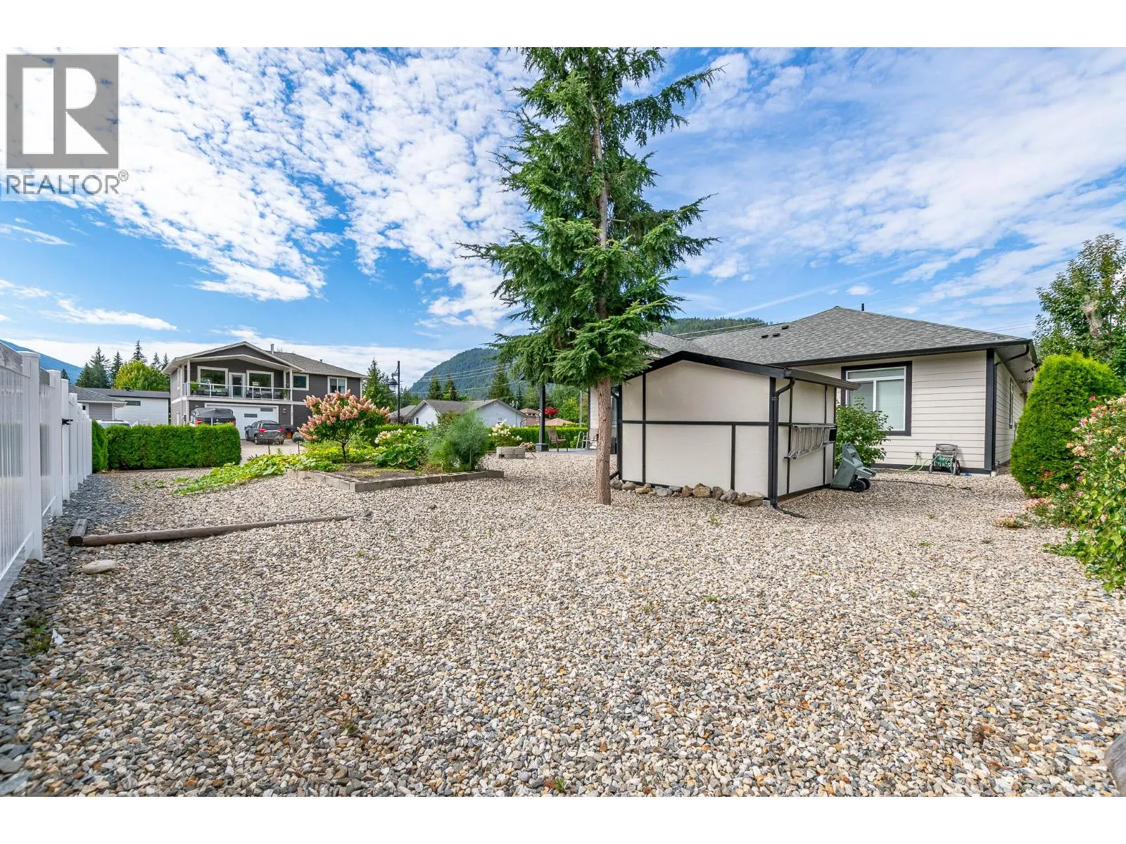 1001 Shuswap Avenue