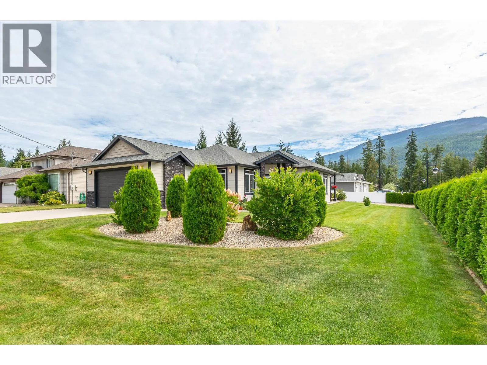 1001 Shuswap Avenue