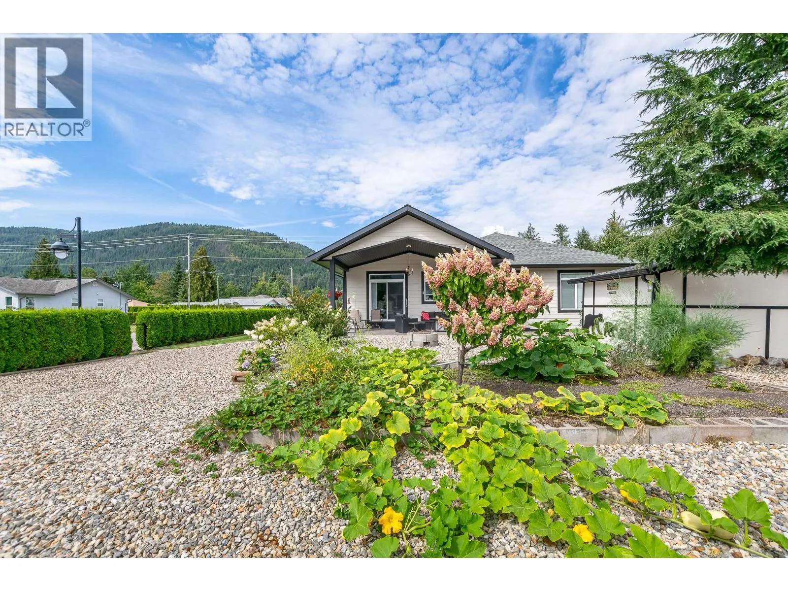 1001 Shuswap Avenue