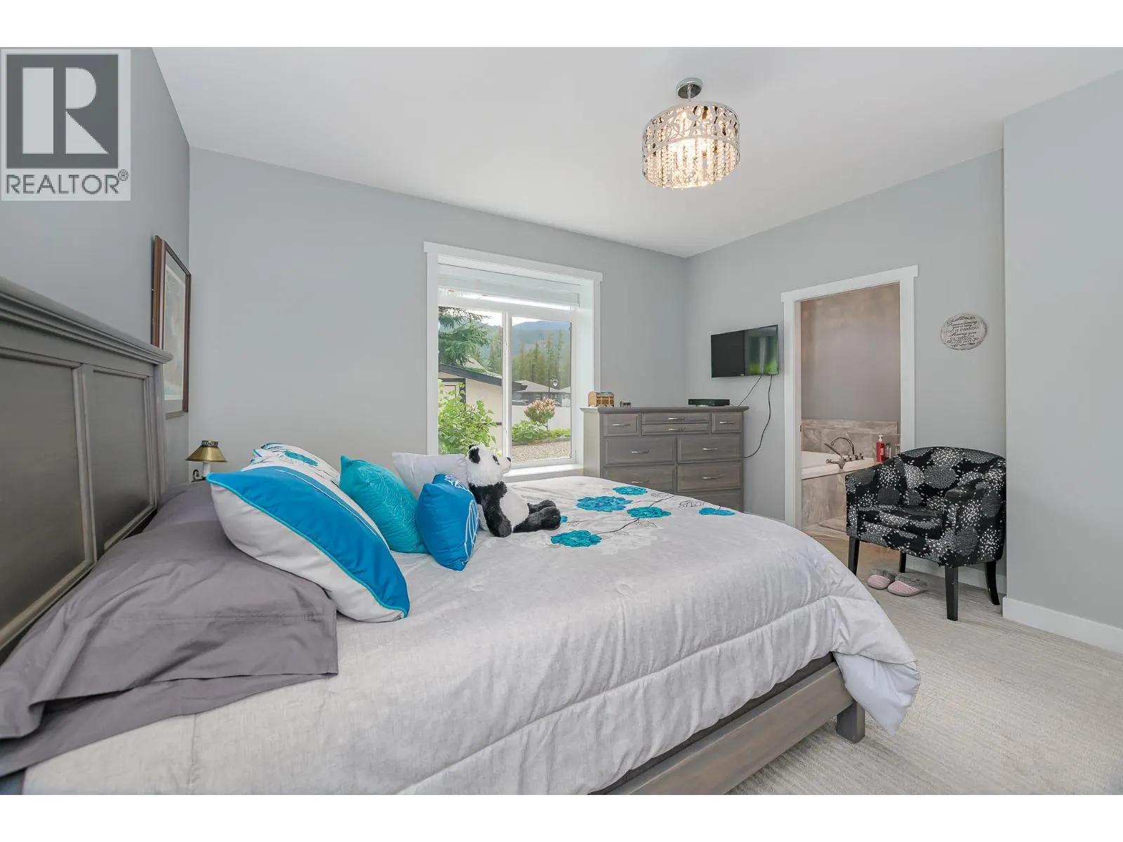 1001 Shuswap Avenue