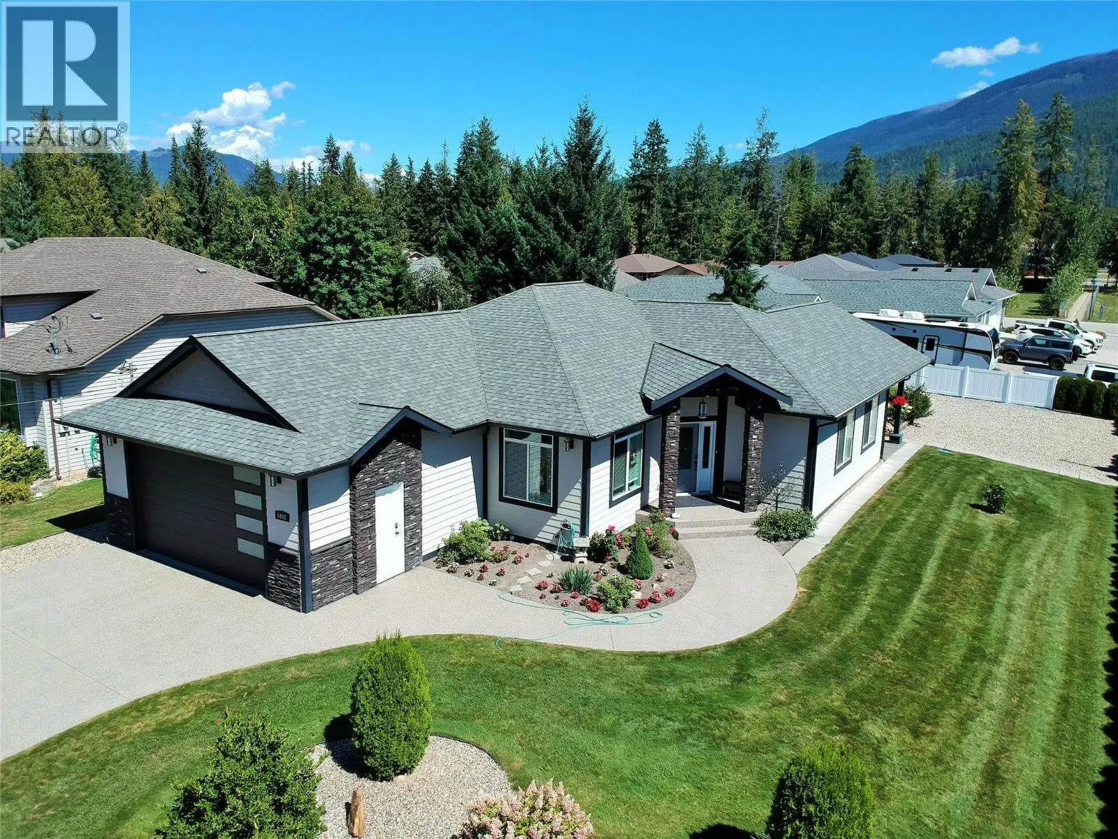 1001 Shuswap Avenue