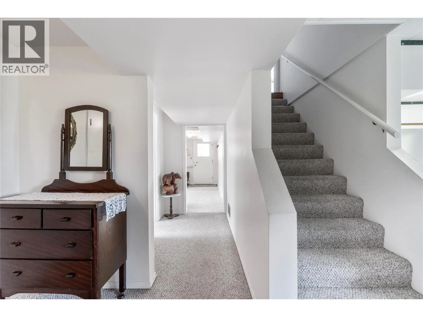 1290 15 Street SE