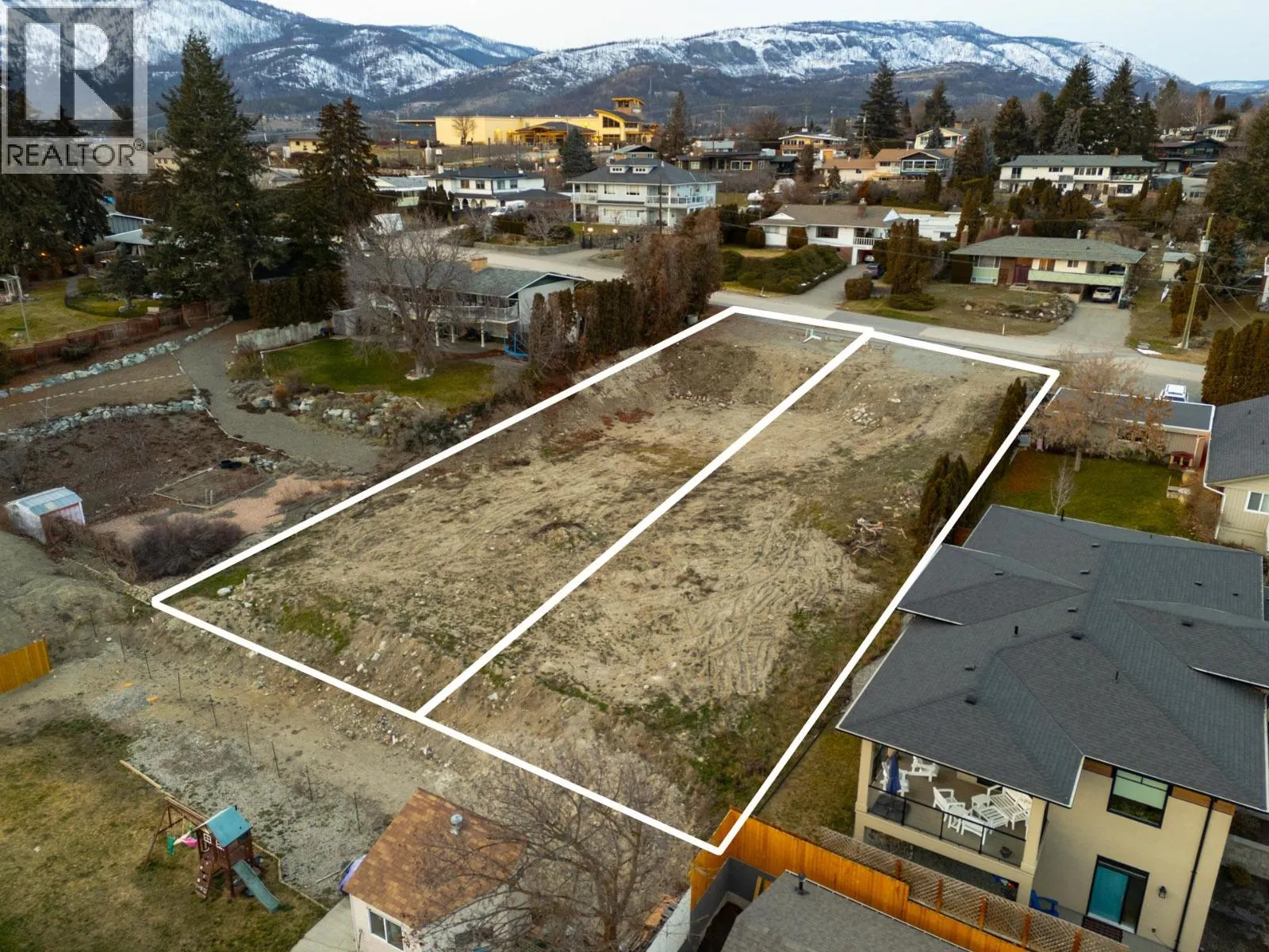950 Skyline Road