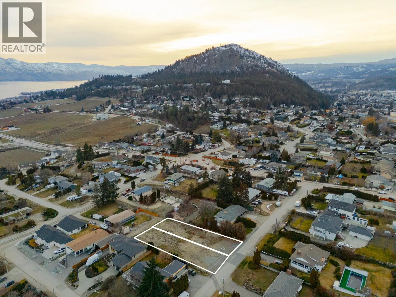 950 Skyline Road