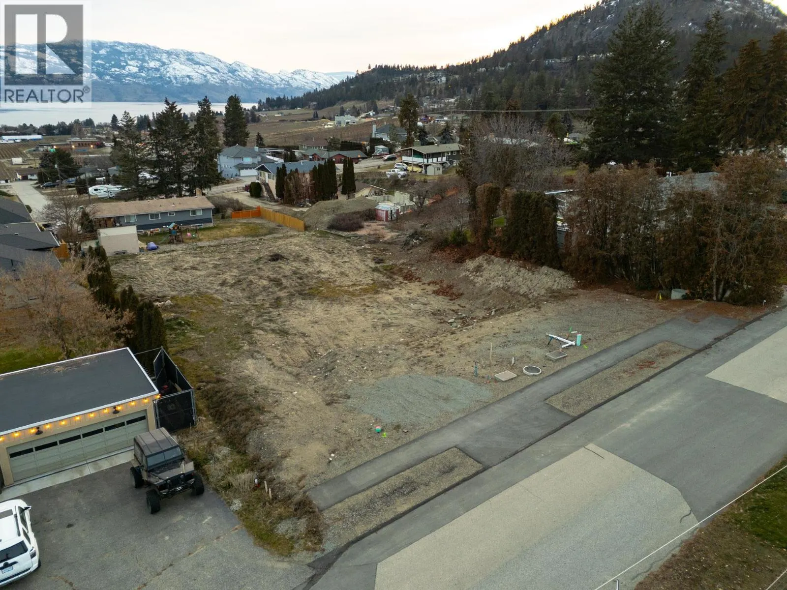 950 Skyline Road