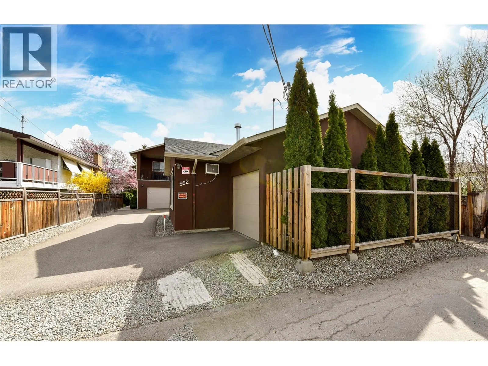 560 Christleton Avenue