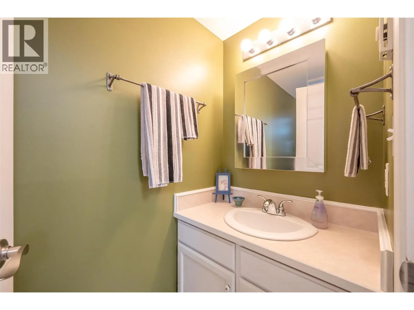 14008 VICTORIA Road Unit# 21