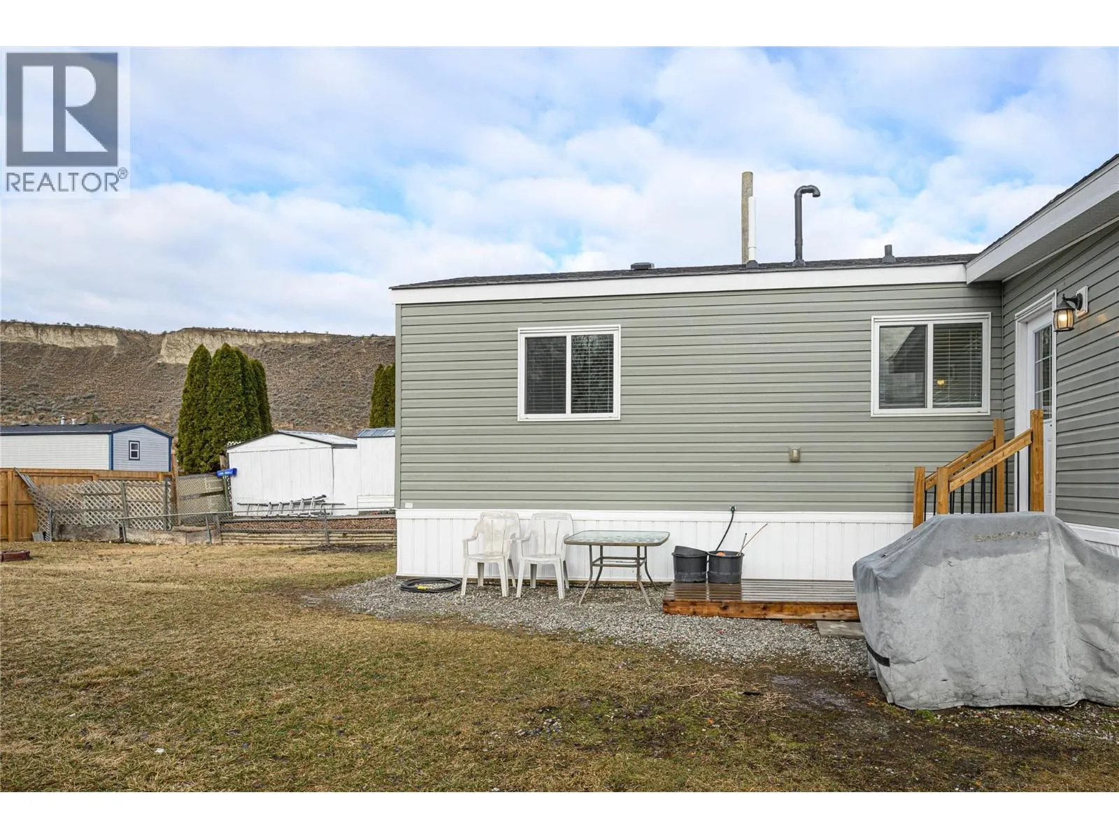 1317 Bostock Cres Crescent