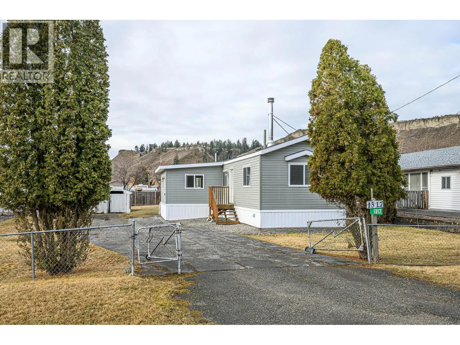 1317 Bostock Cres Crescent
