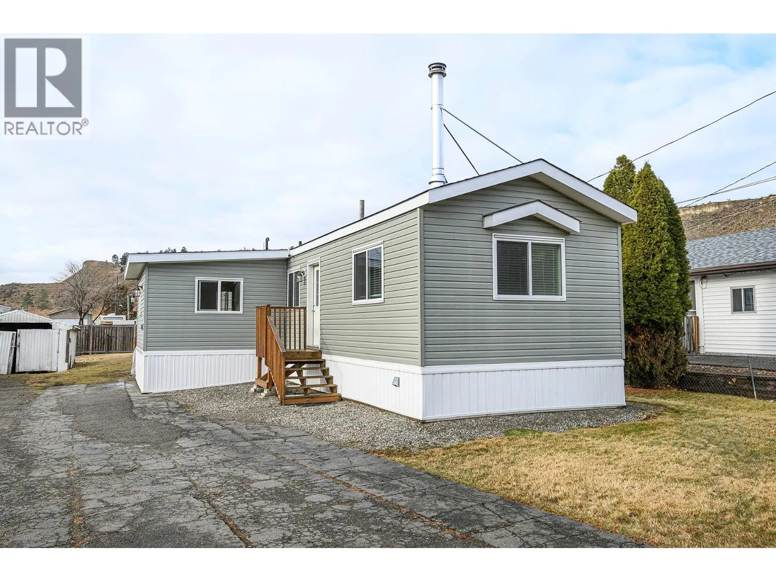 1317 Bostock Cres Crescent