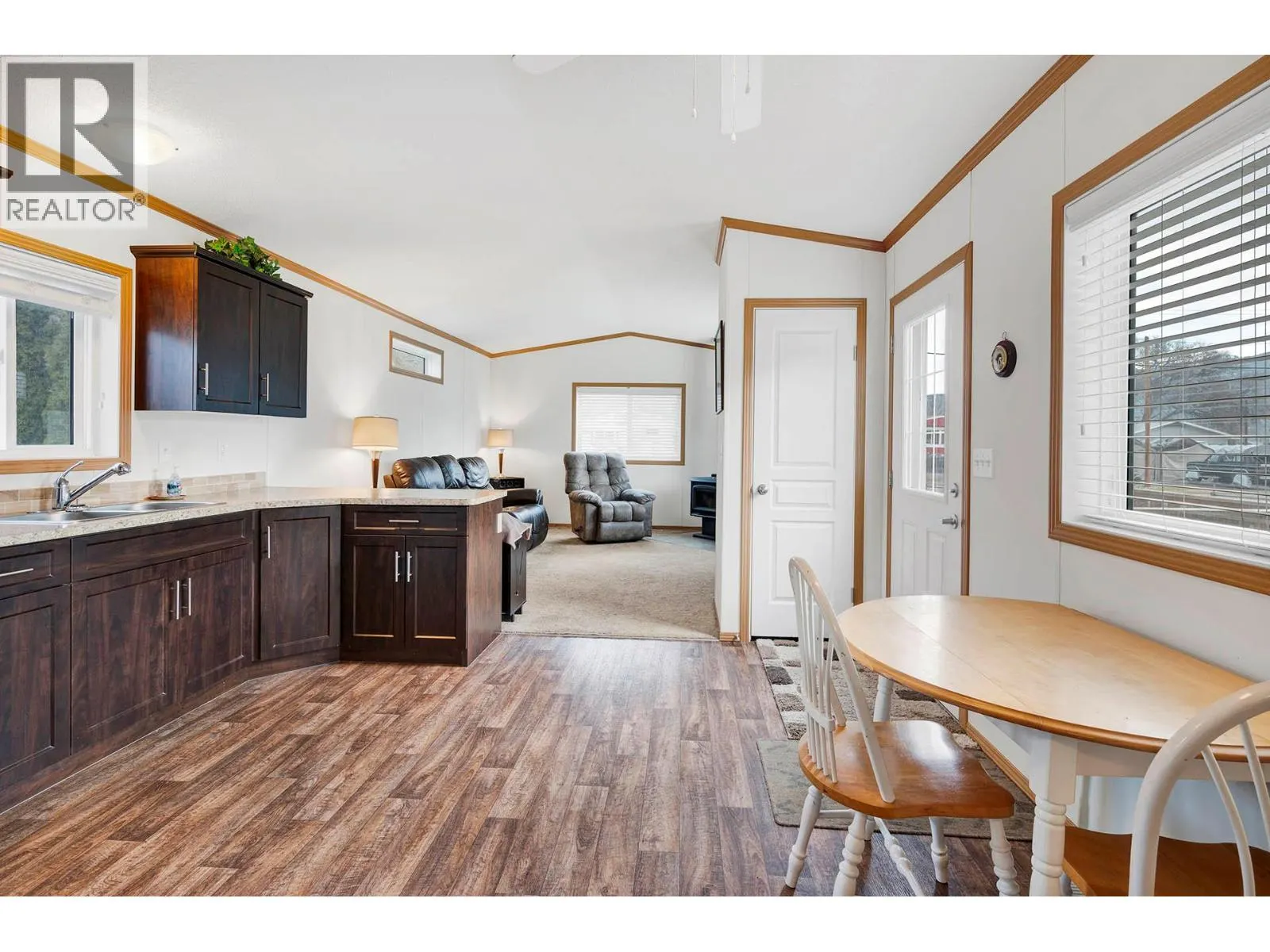1317 Bostock Cres Crescent