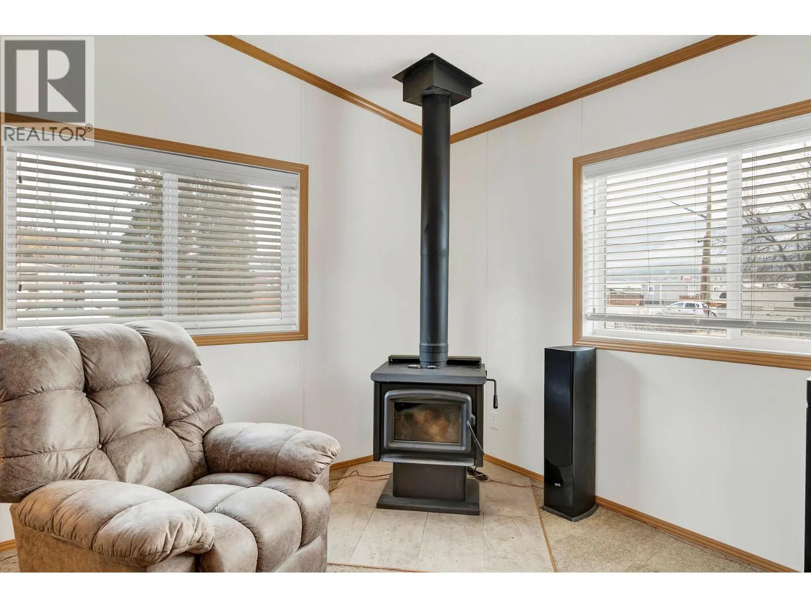 1317 Bostock Cres Crescent